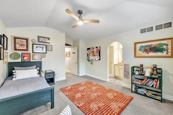 $949,900 | 4336 Hilton Head Drive, Oneida, WI 54155