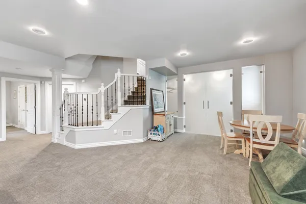 $949,900 | 4336 Hilton Head Drive, Oneida, WI 54155