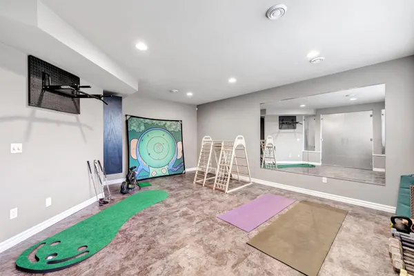 $949,900 | 4336 Hilton Head Drive, Oneida, WI 54155