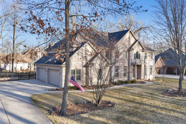 $949,900 | 4336 Hilton Head Drive, Oneida, WI 54155