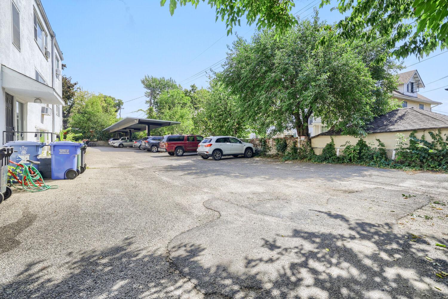 415 Ridgewood Avenue, Unit 101 Minneapolis, MN 55403 - Photo 27 of 28 Gallery Image 27
