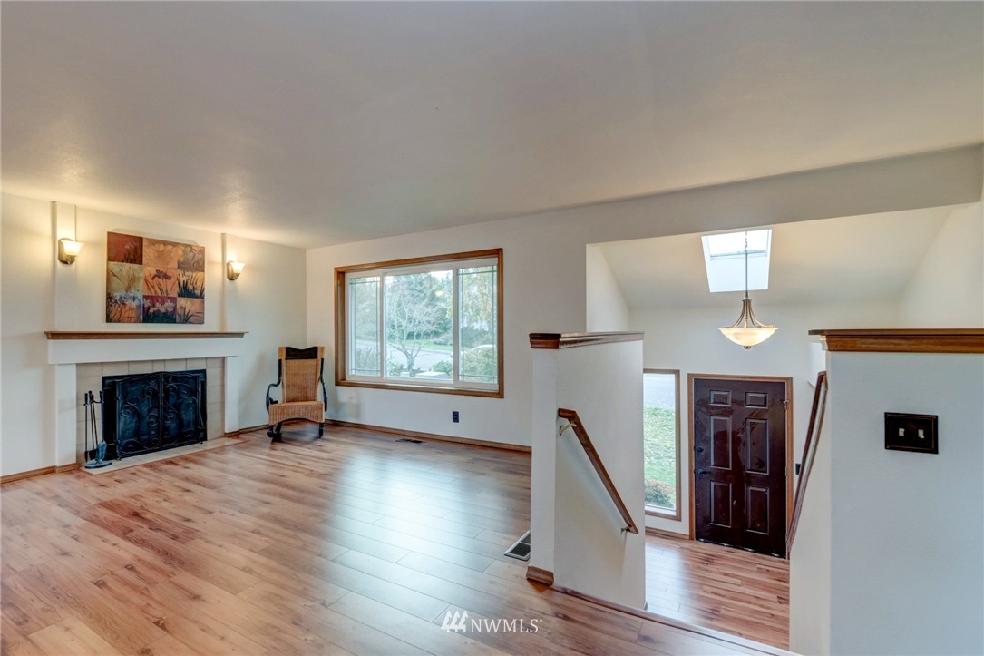 3914 Tamarack Road Bellingham, WA 98226 - Photo 3 of 25