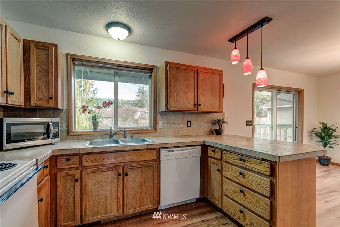 3914 Tamarack Road Bellingham, WA 98226 - Photo 7 of 25