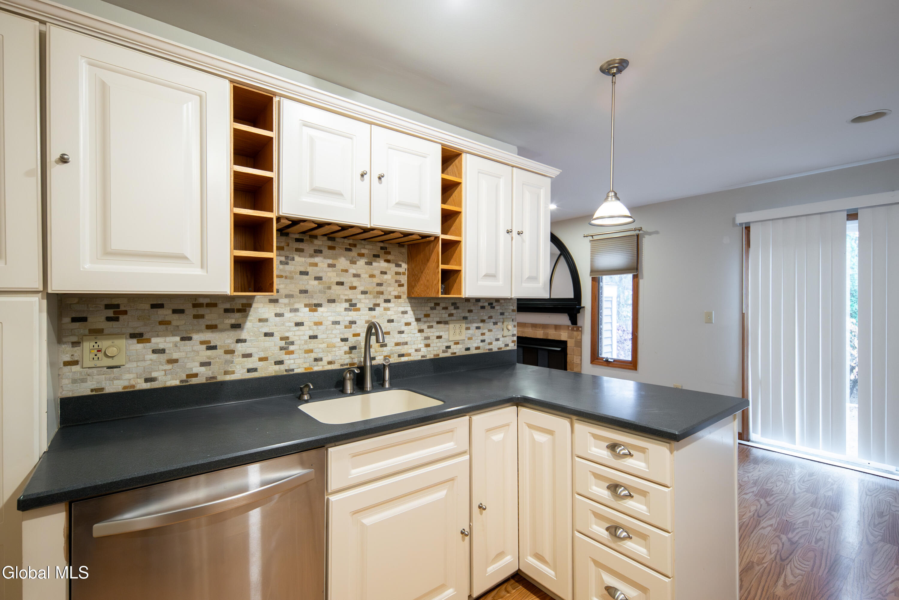 2013 Rosedale Way Guilderland, NY 12303 - Photo 11 of 27 011