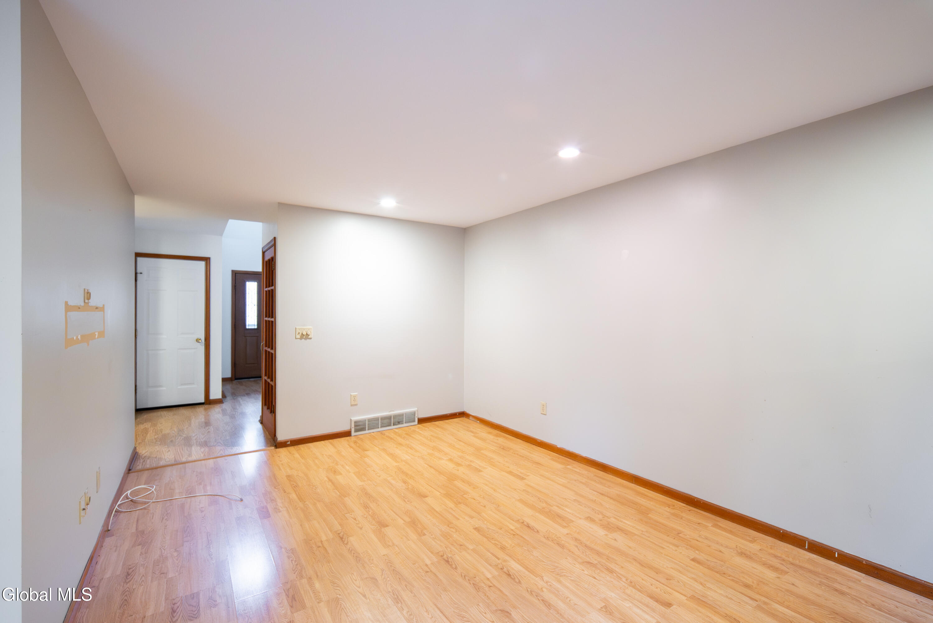 2013 Rosedale Way Guilderland, NY 12303 - Photo 13 of 27 013