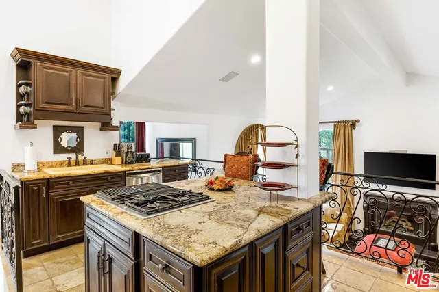 $6,250 | 3030 Passmore Drive, Los Angeles, CA 90068