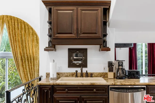 $6,250 | 3030 Passmore Drive, Los Angeles, CA 90068