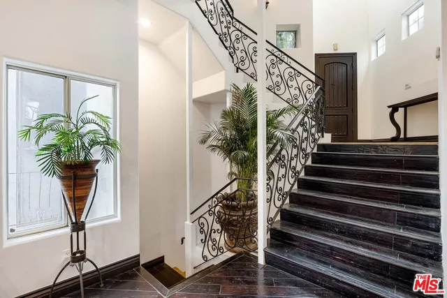 $6,250 | 3030 Passmore Drive, Los Angeles, CA 90068