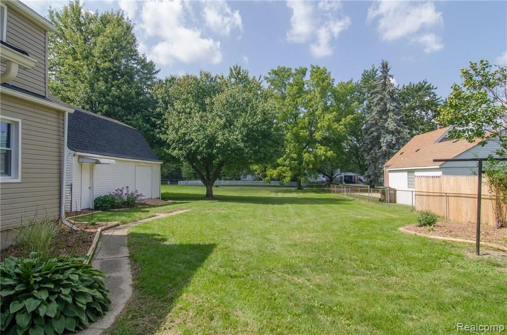 3550 Woodcrest Road Rochester Hills, MI 48309 - Photo 11 of 51