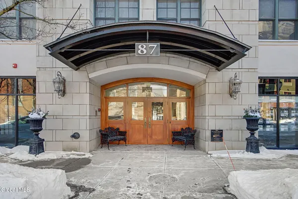 $10,000 | 87 Railroad Place, Unit 203, Saratoga Springs, NY 12866