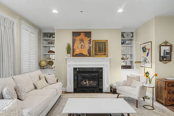 $10,000 | 87 Railroad Place, Unit 203, Saratoga Springs, NY 12866