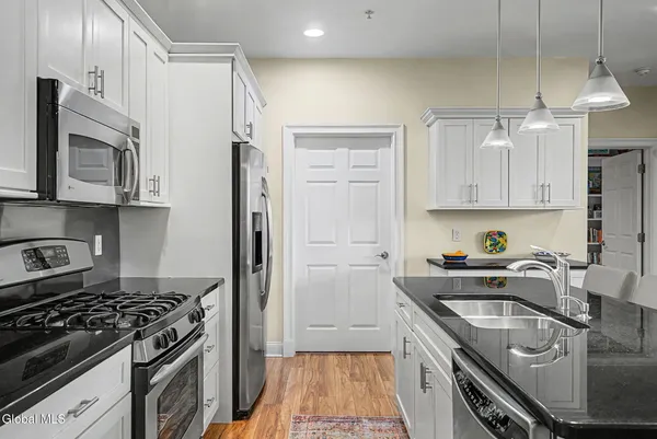 $10,000 | 87 Railroad Place, Unit 203, Saratoga Springs, NY 12866