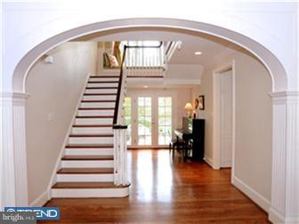 144 Knightsbridge Road Wynnewood, PA 19096 - Photo 2 of 12 Foyer