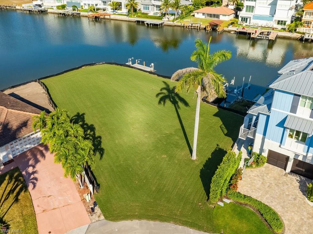 231 Trade Winds Avenue Naples, FL 34108 - Photo 2 of 10