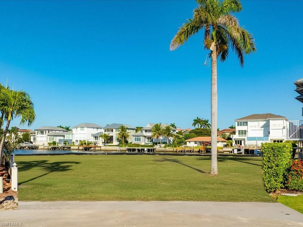 231 Trade Winds Avenue Naples, FL 34108 - Photo 3 of 10