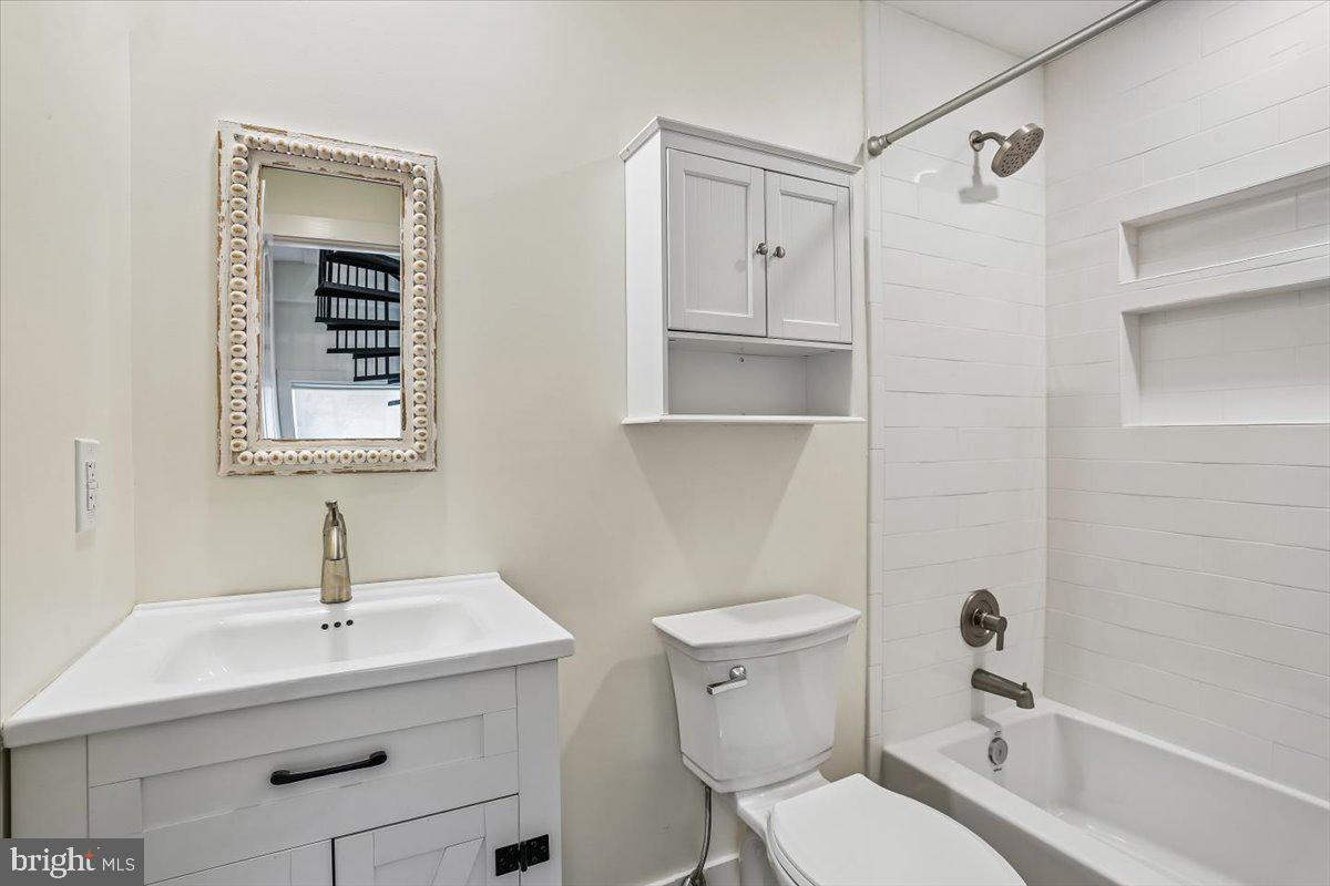 24875 Old Hundred Road Dickerson, MD 20842 - Photo 26 of 47 Bathroom 1