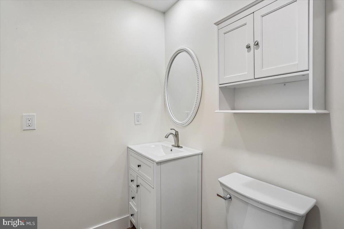 24875 Old Hundred Road Dickerson, MD 20842 - Photo 32 of 47 Bathroom 2