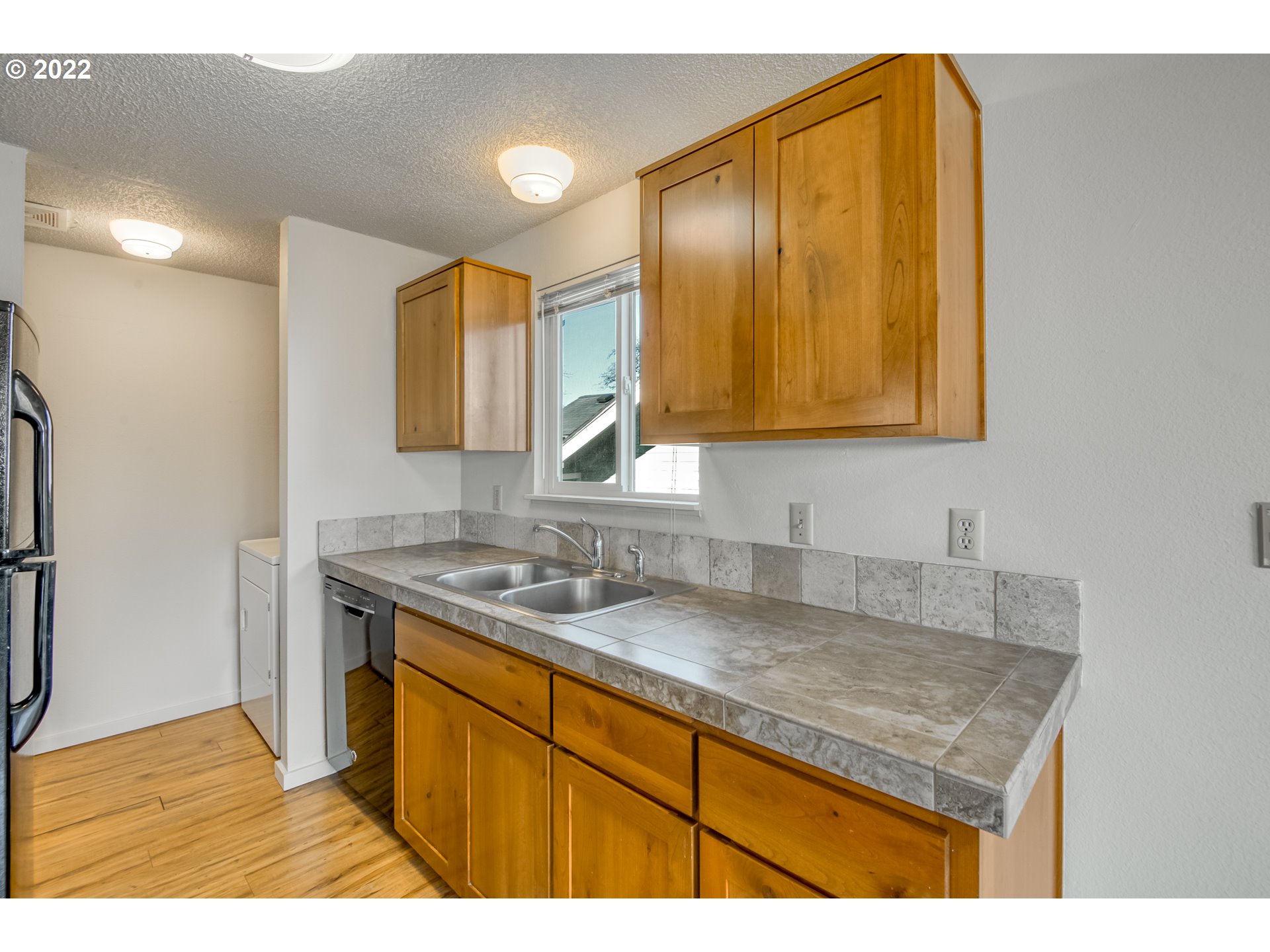 3003 Southwest Vermont Street Portland, OR 97219 - Photo 9 of 32 Gallery Image 9