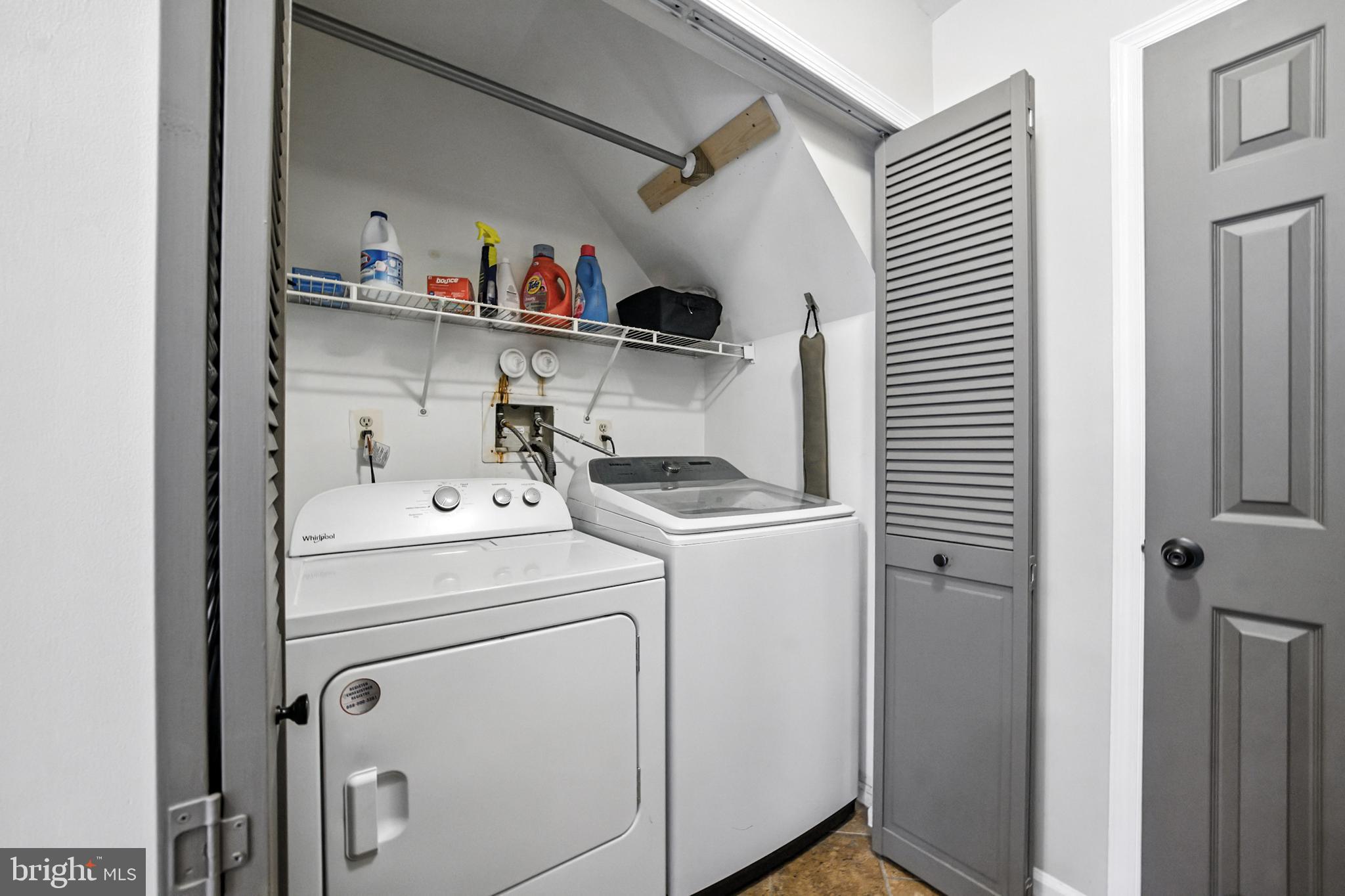 86 Pondview Lane Sicklerville, NJ 08081 - Photo 21 of 35 a storage room with washer and dryer