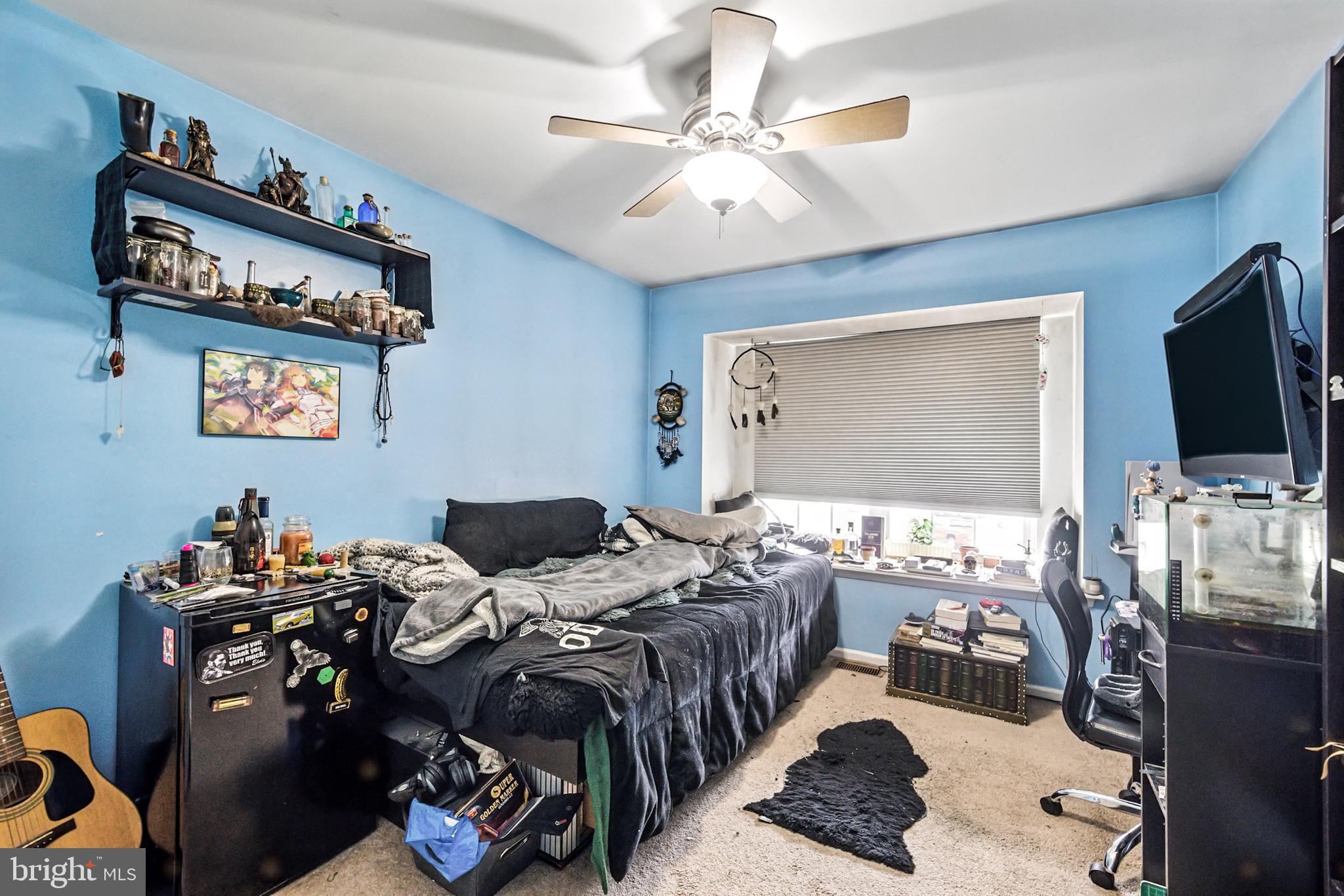 86 Pondview Lane Sicklerville, NJ 08081 - Photo 25 of 35 a bedroom with furniture and a flat screen tv