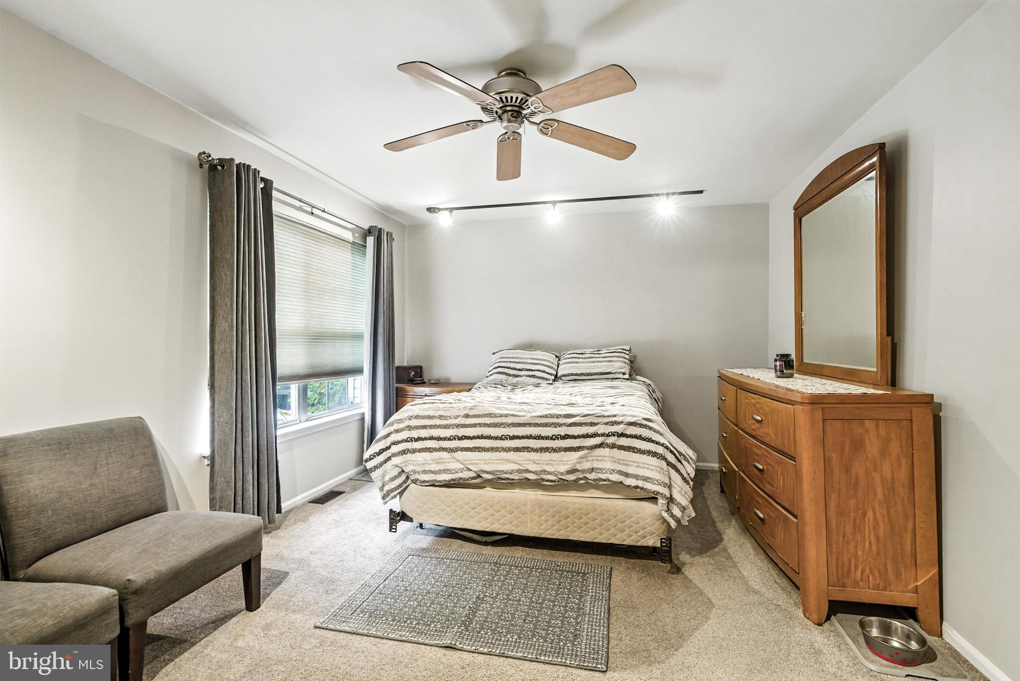 86 Pondview Lane Sicklerville, NJ 08081 - Photo 27 of 35 a bedroom with a bed and window