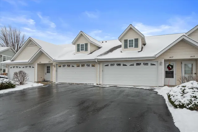 $224,900 | 1419 Watercress Circle, West Bend, WI 53095