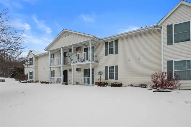 $224,900 | 1419 Watercress Circle, West Bend, WI 53095