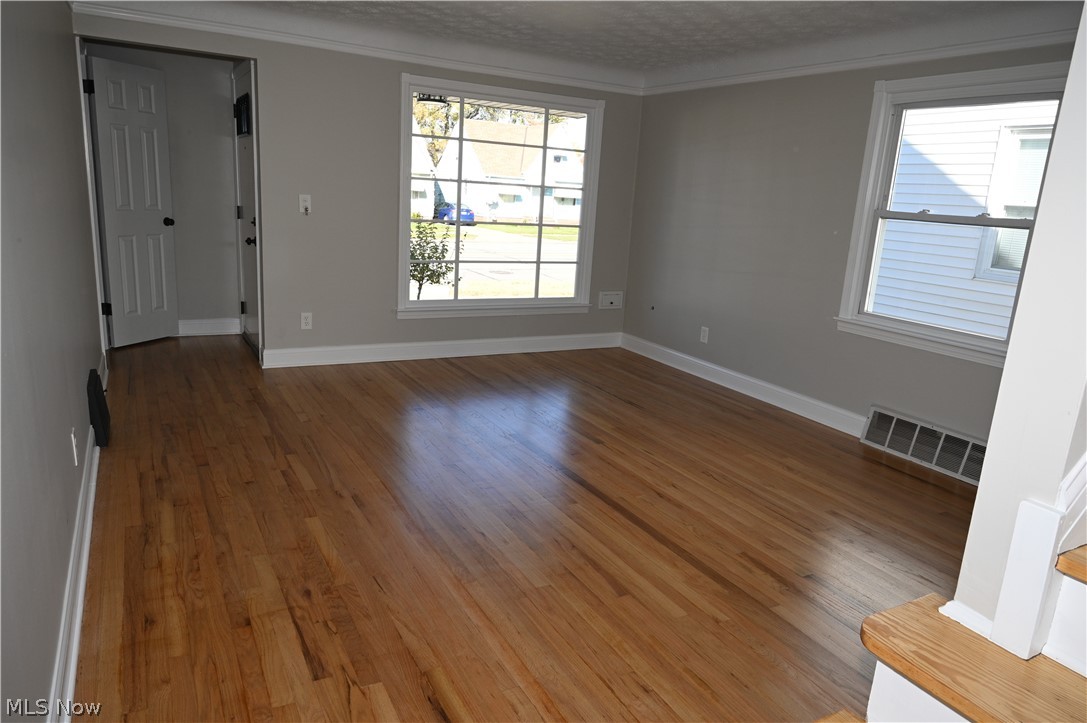 8203 Snow Road Parma, OH 44129 - Photo 10 of 31