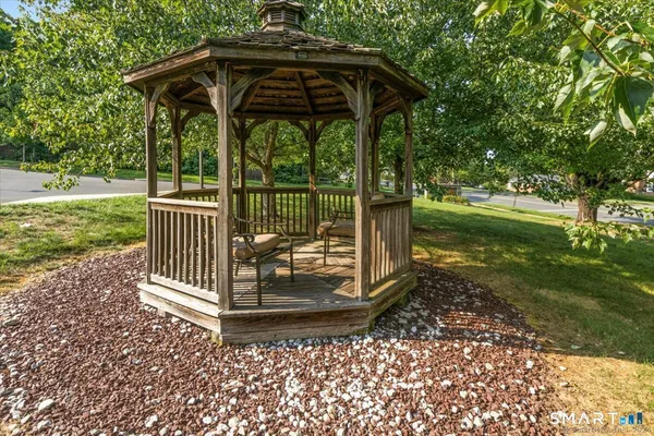 $269,000 | 295 Ridge Road, Unit 8, Wethersfield, CT 06109