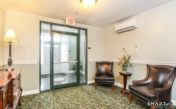 $269,000 | 295 Ridge Road, Unit 8, Wethersfield, CT 06109