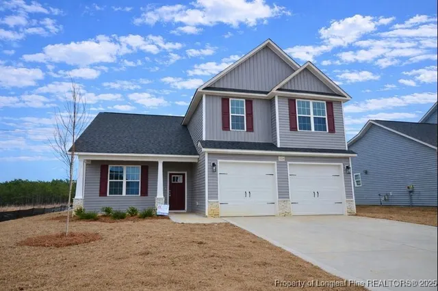$384,900 | 1724 Man-O-War Drive, Hope Mills, NC 28348