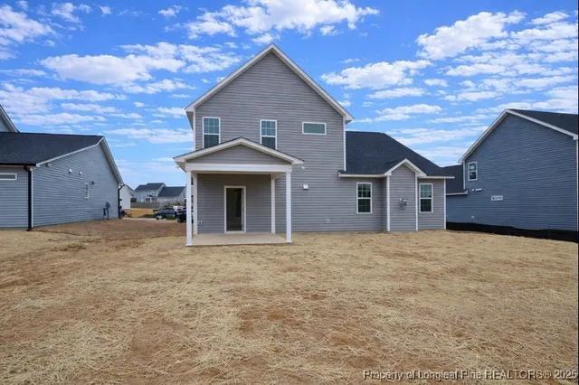 $384,900 | 1724 Man-O-War Drive, Hope Mills, NC 28348