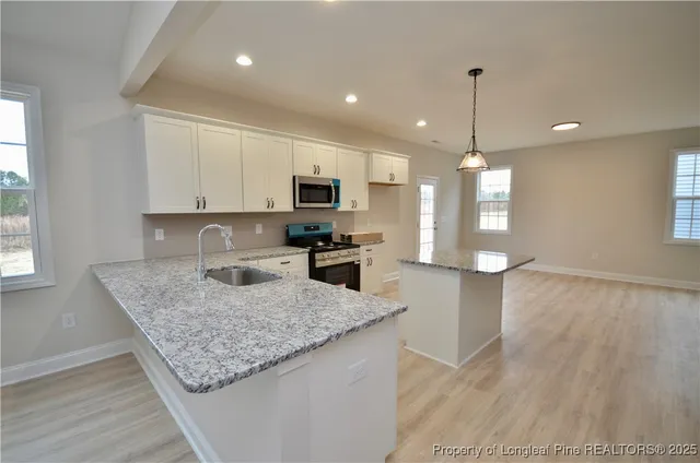 $384,900 | 1724 Man-O-War Drive, Hope Mills, NC 28348