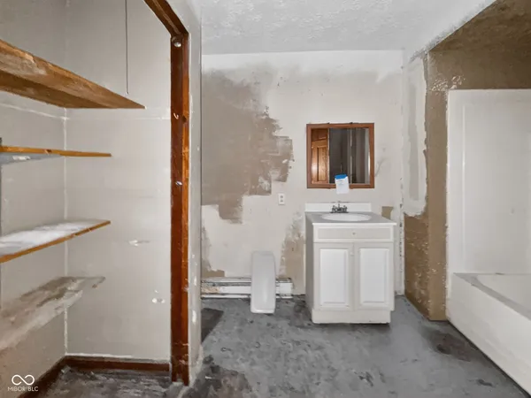 $26,500 | 4442 East 900 North, Rushville, IN 46173