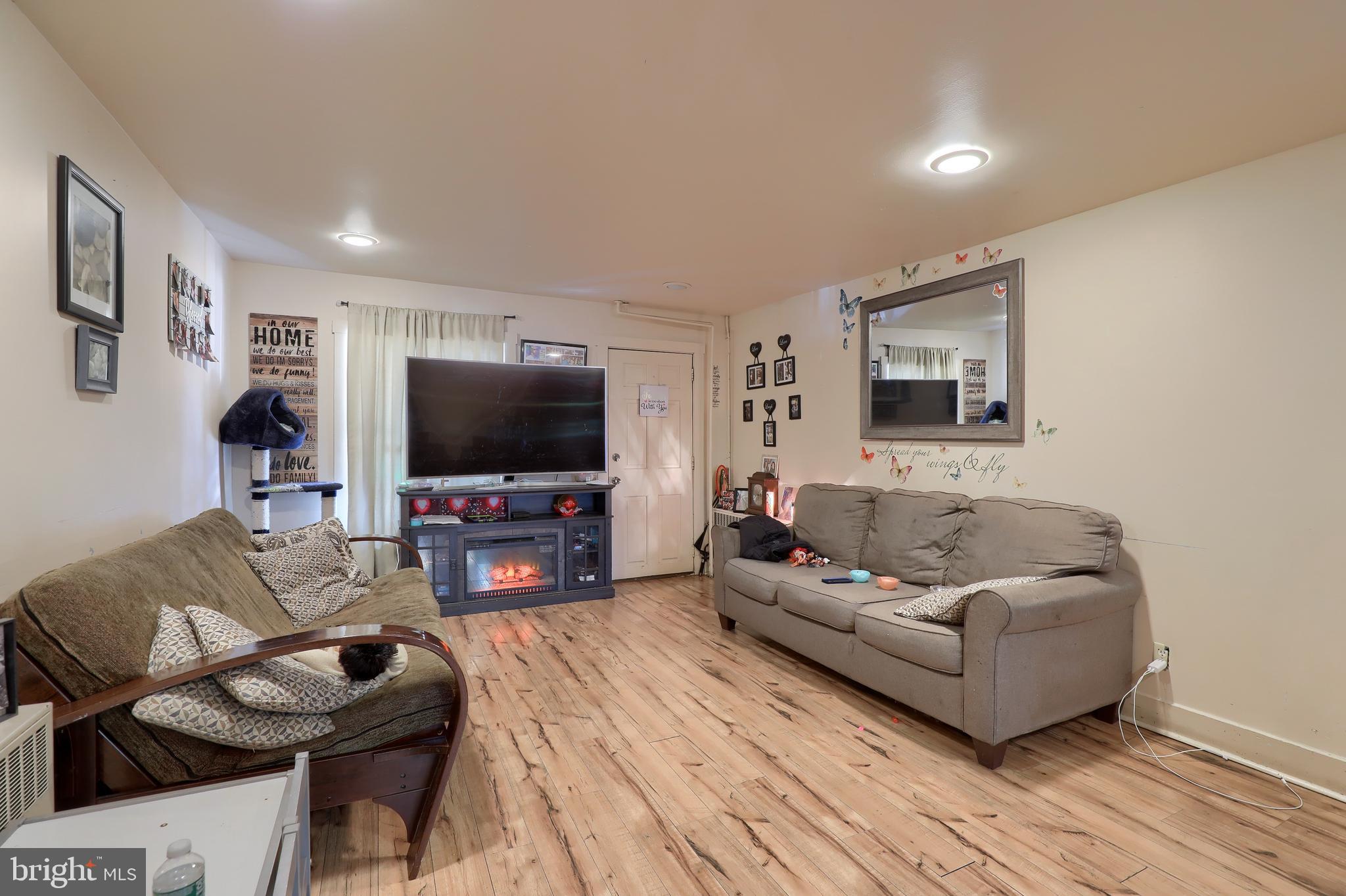 15 North Cedar Street Lititz, PA 17543 - Photo 8 of 28