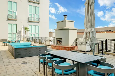 $409,999 | 2000 Bagby Street, Unit 9422, Houston, TX 77002