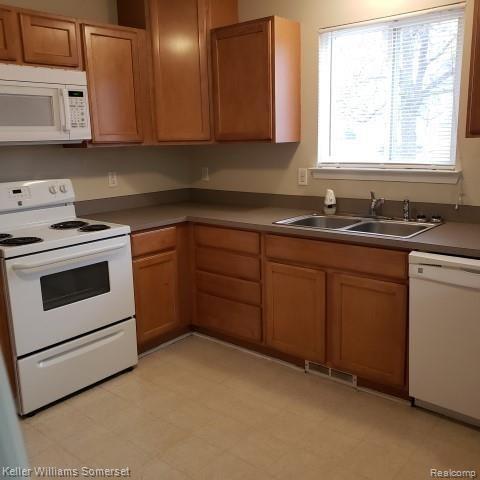 2417 Melvin Avenue Rochester, MI 48307 - Photo 10 of 32 20181212_105707 (Small).jpg