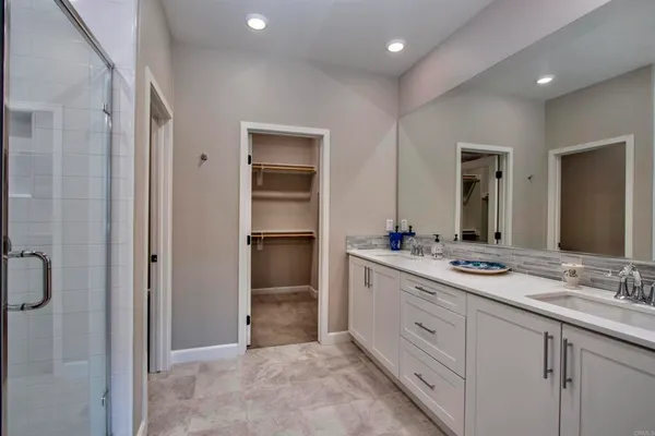 $3,900 | 1089 Delpy View Point, Vista, CA 92084