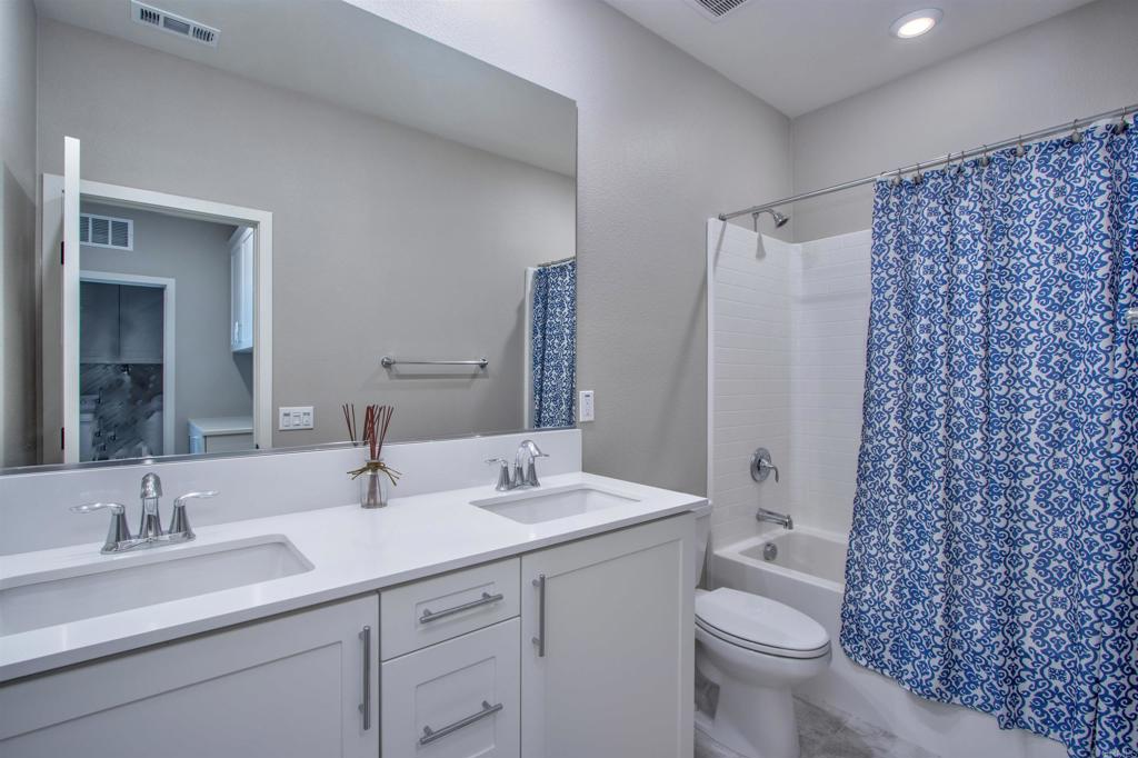 1089 Delpy View Point Vista, CA 92084 - Photo 19 of 25