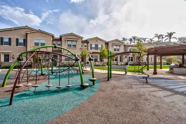 $3,900 | 1089 Delpy View Point, Vista, CA 92084