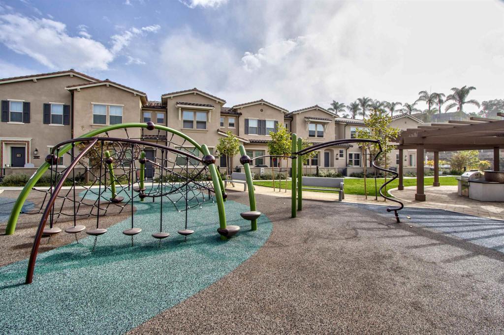 1089 Delpy View Point Vista, CA 92084 - Photo 22 of 25