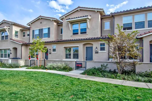 $3,900 | 1089 Delpy View Point, Vista, CA 92084