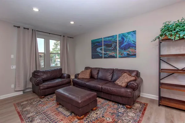 $3,900 | 1089 Delpy View Point, Vista, CA 92084