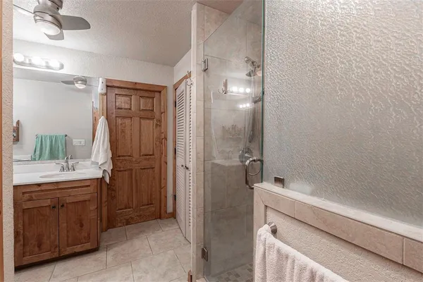 $419,999 | 14115 County Road 4031, Kemp, TX 75143