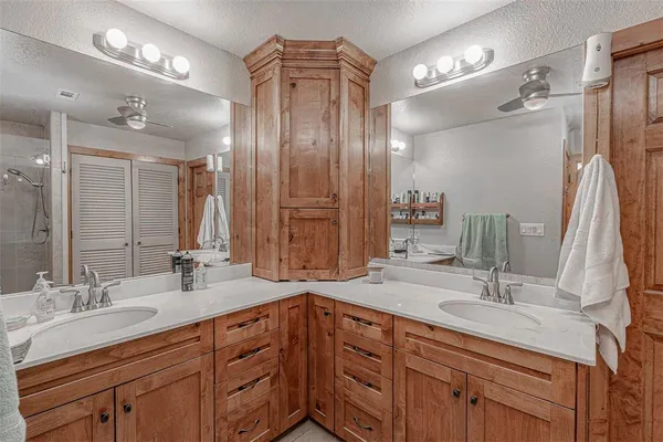 $419,999 | 14115 County Road 4031, Kemp, TX 75143