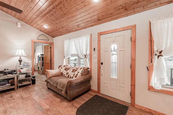 $419,999 | 14115 County Road 4031, Kemp, TX 75143