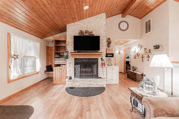 $419,999 | 14115 County Road 4031, Kemp, TX 75143