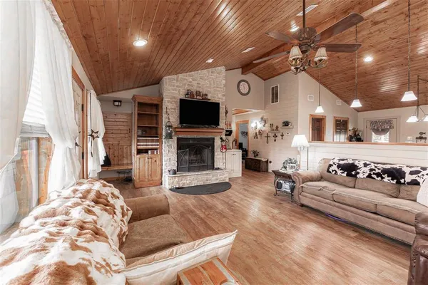 $419,999 | 14115 County Road 4031, Kemp, TX 75143