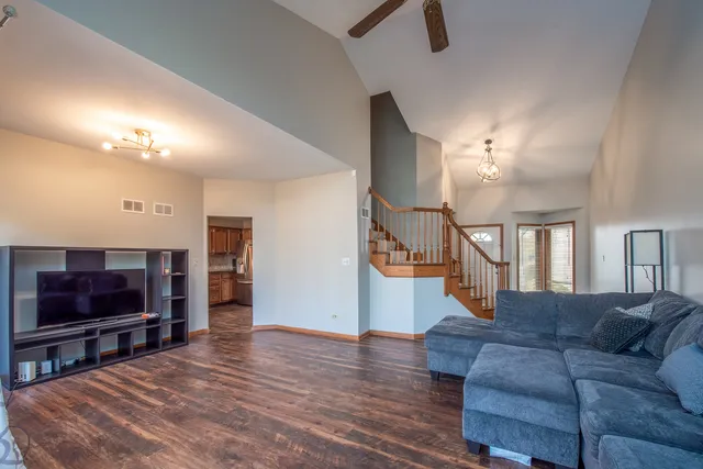 $339,500 | 6903 Lexington Court, Unit 6903, Tinley Park, IL 60477