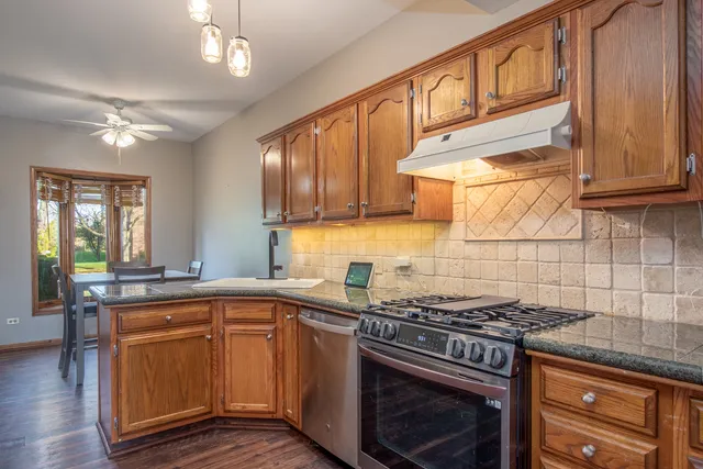 $339,500 | 6903 Lexington Court, Unit 6903, Tinley Park, IL 60477